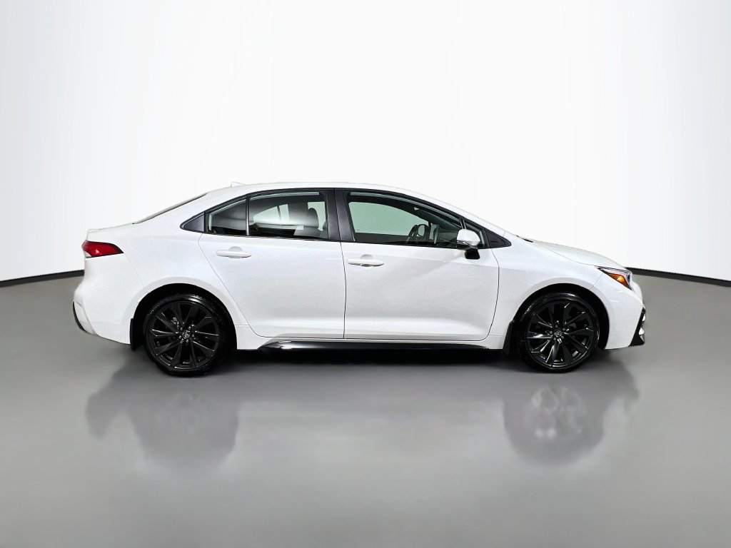 Used 2026 Toyota Corolla SE w/ SE Package FWD image 2