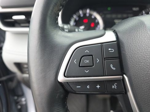 Certified 2023 Toyota Highlander XLE image 18