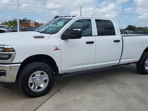 New 2026 RAM 2500 Tradesman AWD/4WD image 4