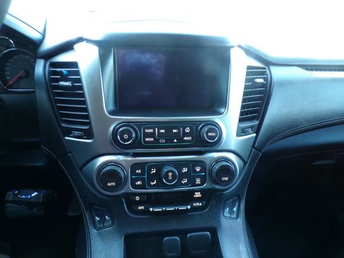 Used 2016 Chevrolet Suburban LT image 15