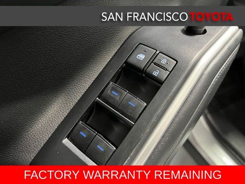 Used 2021 Toyota Highlander XLE AWD/4WD image 36