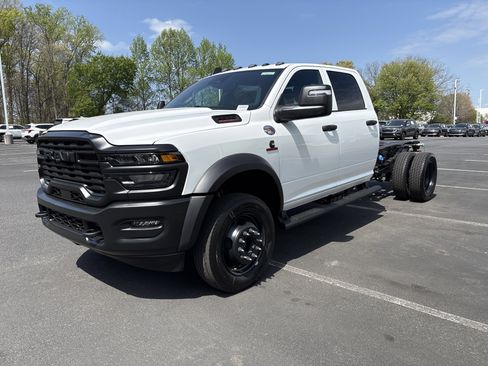 New 2026 RAM 5500 Tradesman AWD/4WD image 5
