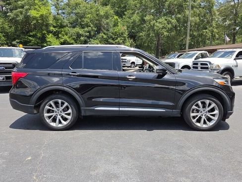 Used 2021 Ford Explorer Platinum w/ Equipment Group 601A AWD/4WD image 16