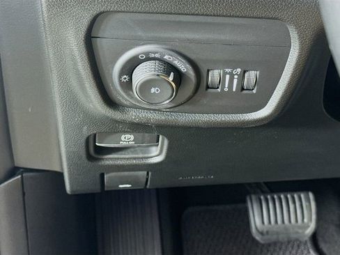 Used 2025 Jeep Grand Cherokee L Summit AWD/4WD image 14