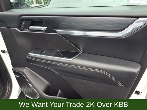 Used 2025 GMC Acadia Elevation image 18