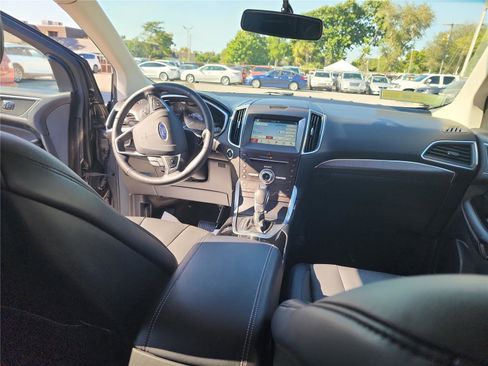 Used 2018 Ford Edge Titanium w/ Technology Package image 21