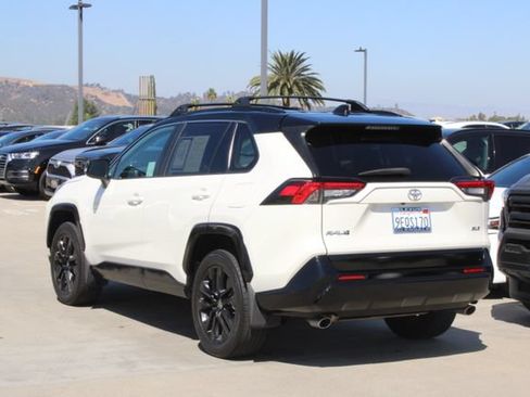 Used 2022 Toyota RAV4 XLE Premium FWD image 19