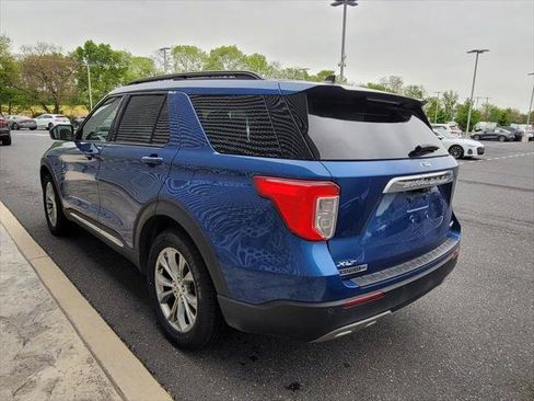 Used 2021 Ford Explorer XLT w/ Equipment Group 202A AWD/4WD image 11