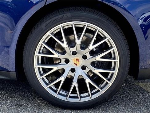 New 2025 Porsche Panamera 4 image 15