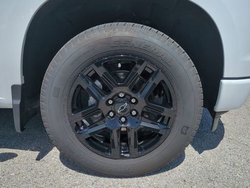 Certified 2025 Chevrolet Silverado 1500 Custom w/ Rally Edition RWD image 11