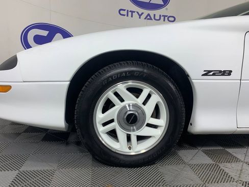 Used 1994 Chevrolet Camaro Z28 RWD image 12