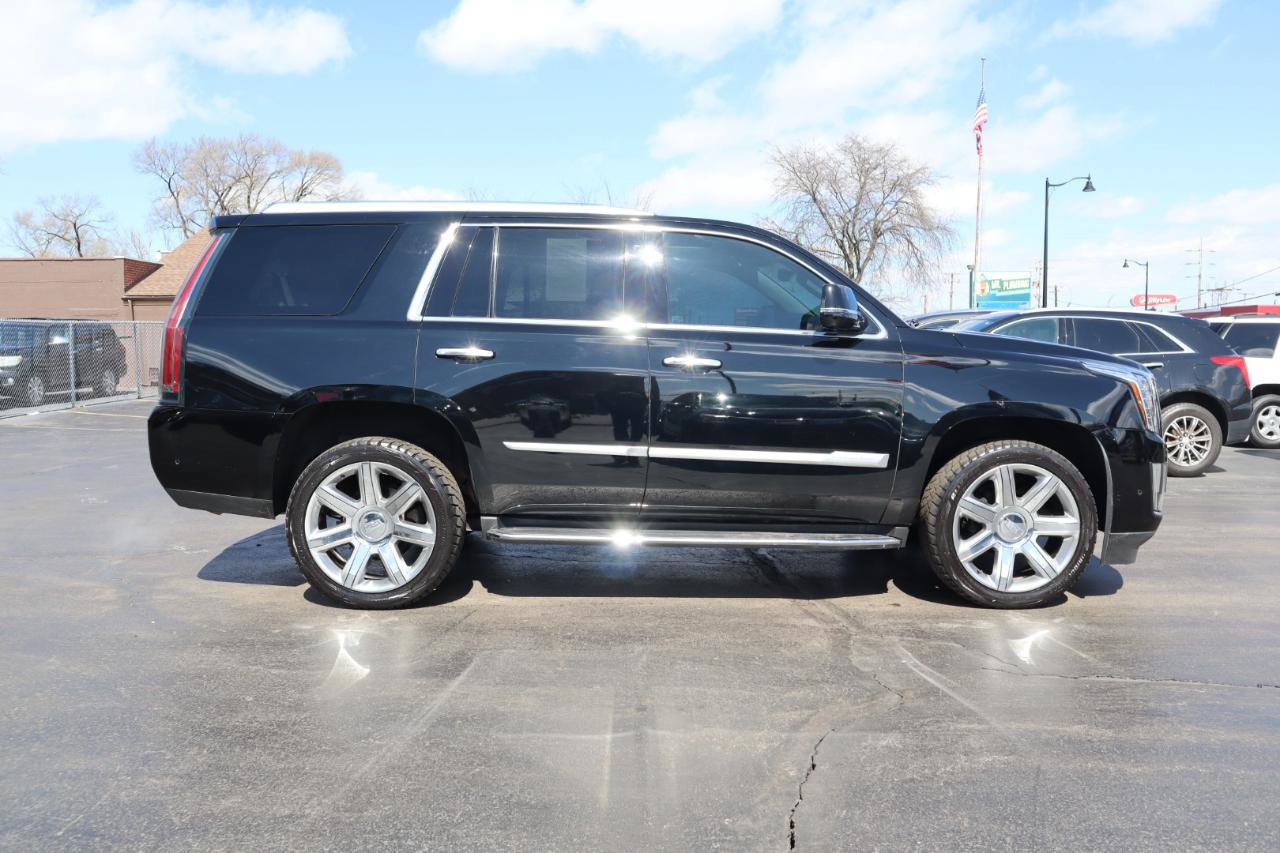 Used 2020 Cadillac Escalade Luxury RWD image 6