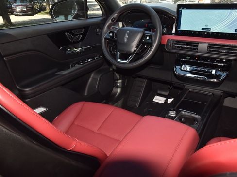 New 2025 Lincoln Corsair Reserve w/ Equipment Group 202A image 15