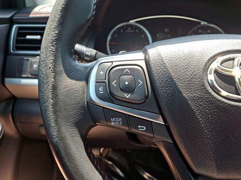 Used 2015 Toyota Camry SE FWD image 21
