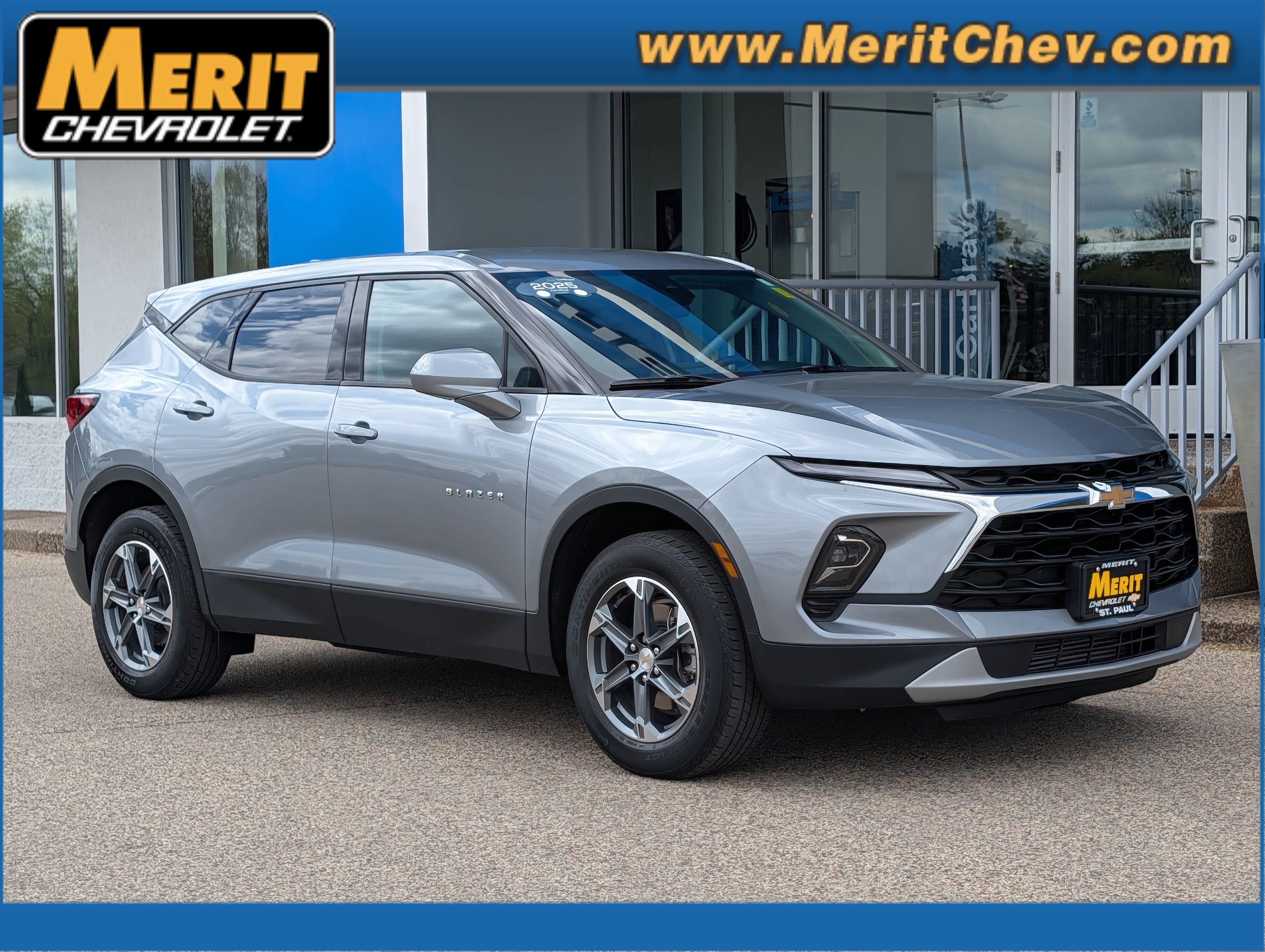 Certified 2025 Chevrolet Blazer LT AWD/4WD image 1