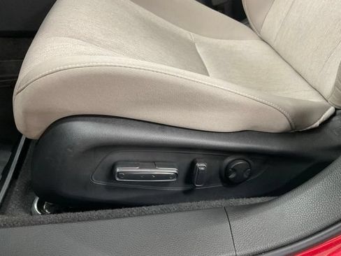 Certified 2025 Honda Accord SE image 32