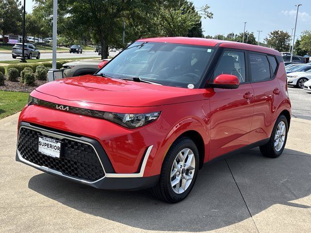 Used 2024 Kia Soul LX w/ Option Group 015 FWD image 10