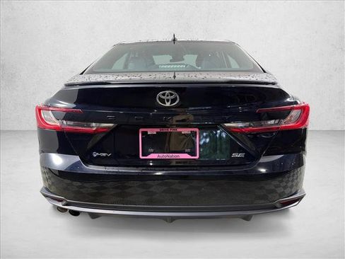 Used 2025 Toyota Camry SE FWD image 4