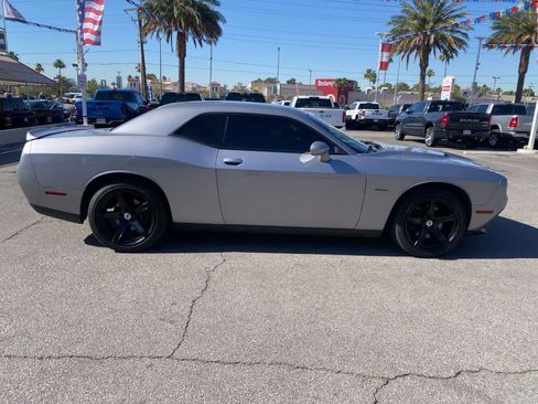 Used 2018 Dodge Challenger R/T RWD image 4
