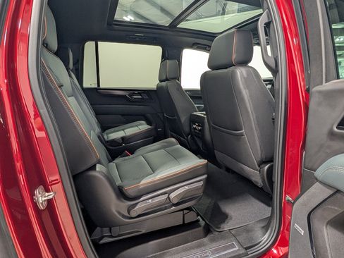 Used 2025 GMC Yukon XL AT4 w/ AT4 Premium Package image 21