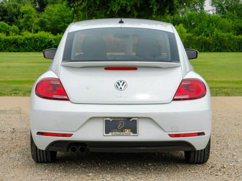 Used 2018 Volkswagen Beetle 2.0T S FWD image 10