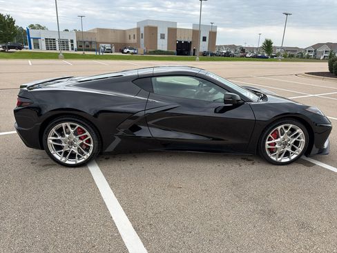 New 2027 Chevrolet Corvette Stingray Coupe w/ Z51 Performance Package RWD image 6
