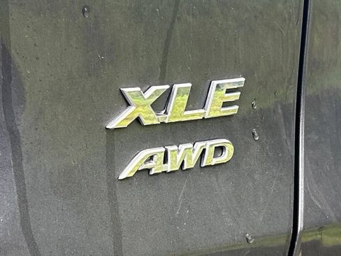 Used 2025 Toyota RAV4 XLE AWD/4WD image 12