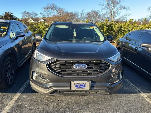 Used 2022 Ford Edge SEL w/ Sport Appearance Package image 3