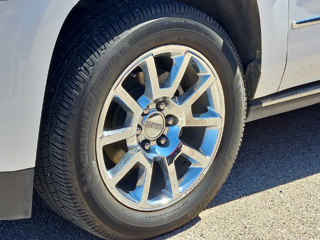 Used 2017 GMC Yukon Denali AWD/4WD image 4