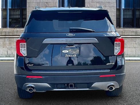 Used 2023 Ford Explorer XLT w/ Equipment Group 202A AWD/4WD image 4