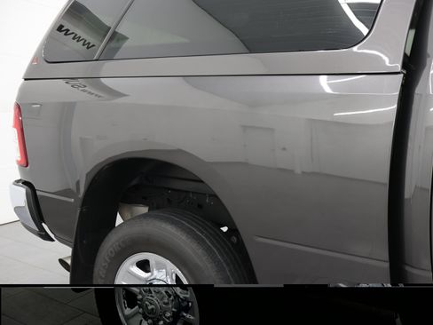 Used 2024 RAM 2500 Tradesman w/ Chrome Appearance Group AWD/4WD image 27