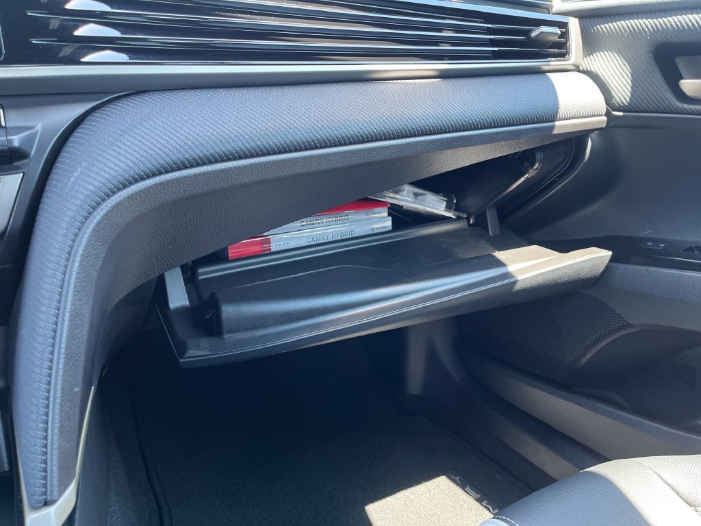 Used 2025 Toyota Camry SE FWD image 28