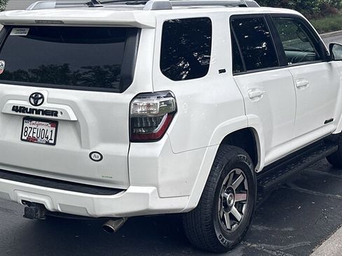 Used 2015 Toyota 4Runner SR5 image 5