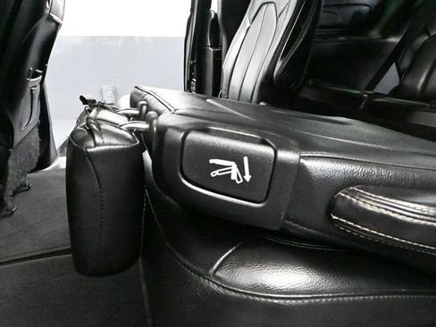 Used 2019 Chrysler Pacifica Touring-L Plus w/ Advanced Safetytec Group FWD image 41