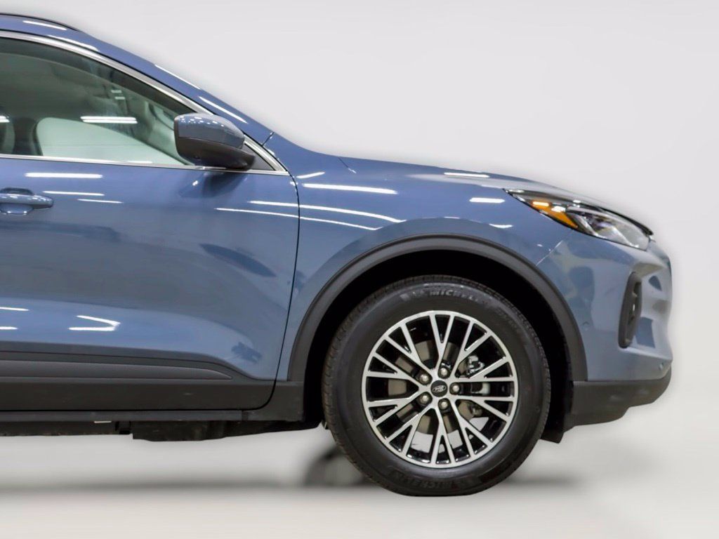 Used 2023 Ford Escape SE w/ PHEV Premium Package FWD image 10