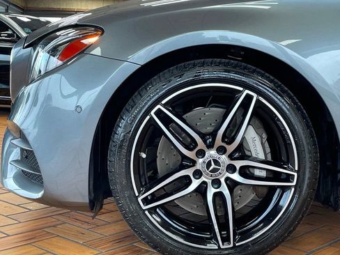 Used 2020 Mercedes-Benz E 350 4MATIC Sedan image 5