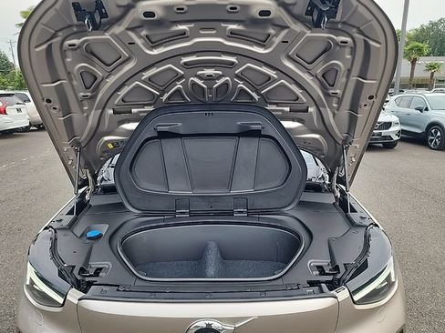Used 2023 Volvo XC40 Recharge Ultimate w/ Protection Package Premier AWD/4WD image 29