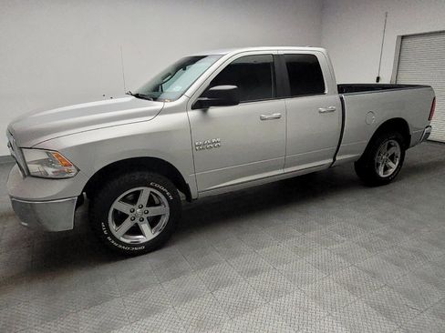 Used 2018 RAM 1500 Classic SLT AWD/4WD image 2