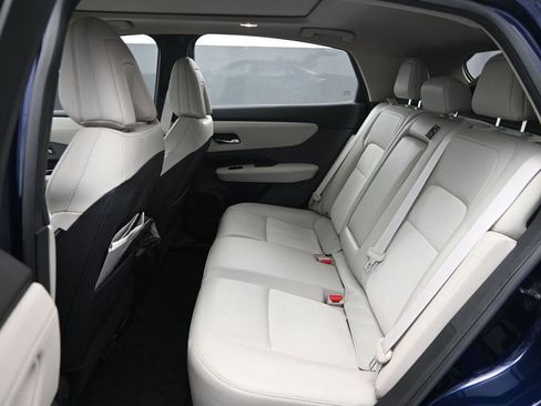 Used 2023 Nissan Ariya FWD image 12