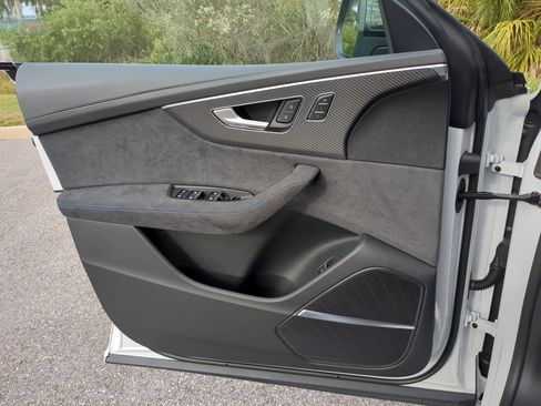 New 2026 Audi RS Q8 performance image 17