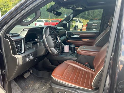 Used 2024 GMC Sierra 2500 Denali Ultimate AWD/4WD image 4