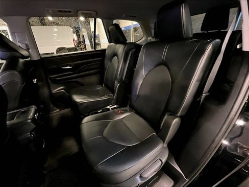 Used 2024 Toyota Grand Highlander AWD image 15
