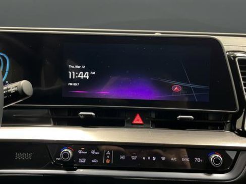 Used 2025 Kia Sportage EX w/ EX Premium Package image 27