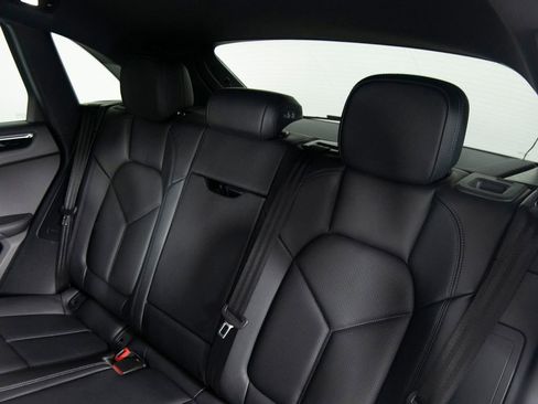 Certified 2026 Porsche Macan AWD/4WD image 36