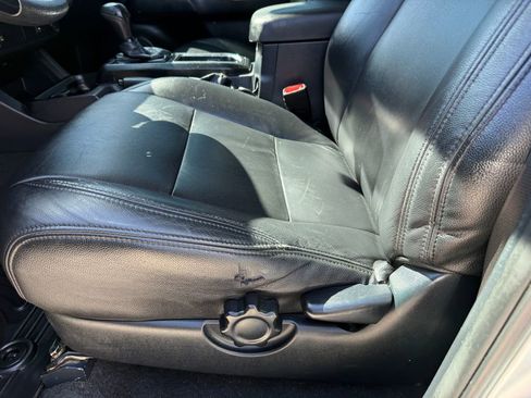 Used 2017 Toyota Tacoma SR image 33