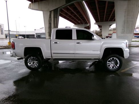 Used 2018 GMC Sierra 1500 Denali w/ Denali Ultimate Package image 5
