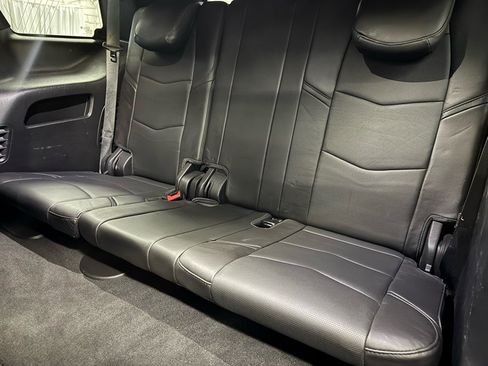 Used 2019 Cadillac Escalade Platinum image 27