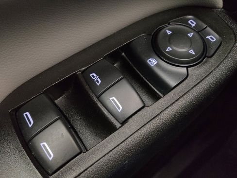 Used 2024 Chevrolet Equinox LT FWD image 27
