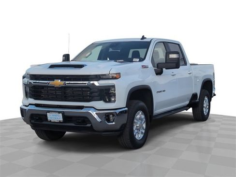 Used 2024 Chevrolet Silverado 2500 LT image 1