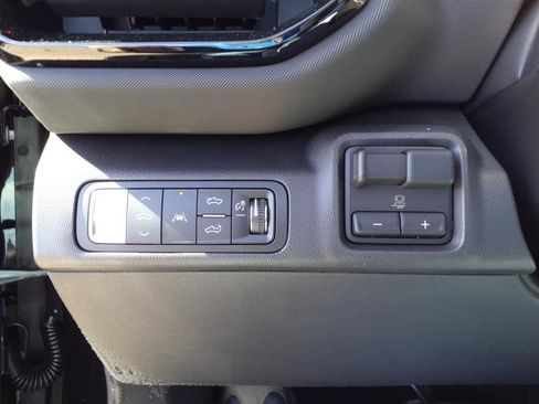 New 2025 Chevrolet Silverado EV RST image 18